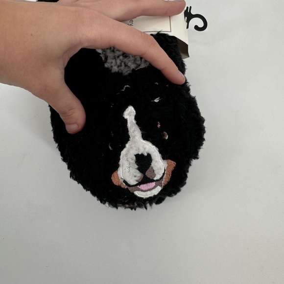 NWT Vera Bradley dog face printed fuzzy slip on slippers - Picture 3 of 5